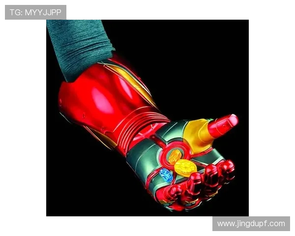 华盛顿分享比赛时手指甲发紫的秘密与场下保暖手套的独特体验